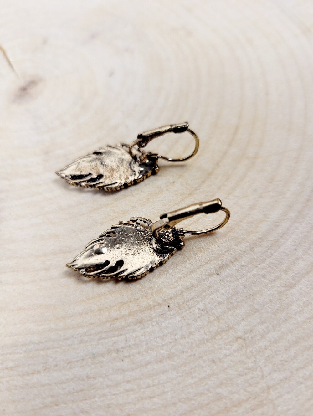 Brand New Gold Tone Wings Rhinestone Earrings - Picture 3 of 5